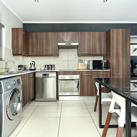 Epic Lifestyle Apartment Sandton Johannesburgo Exterior foto